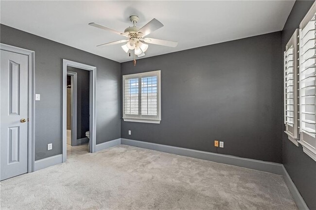 Building Photo - 304 Mistletoe Dr