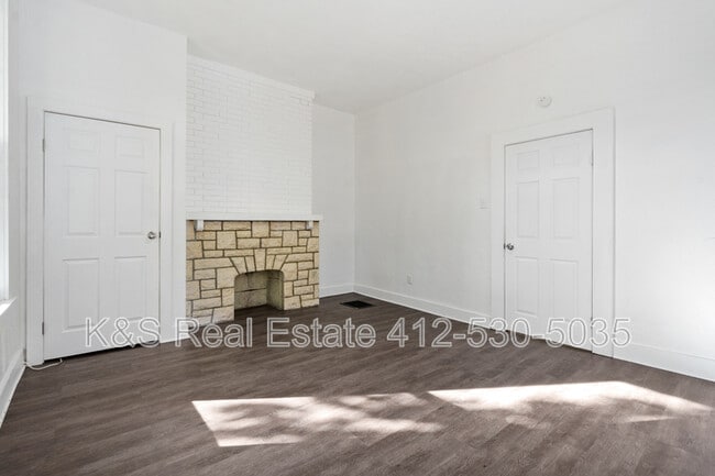 Building Photo - 922 Hill Ave