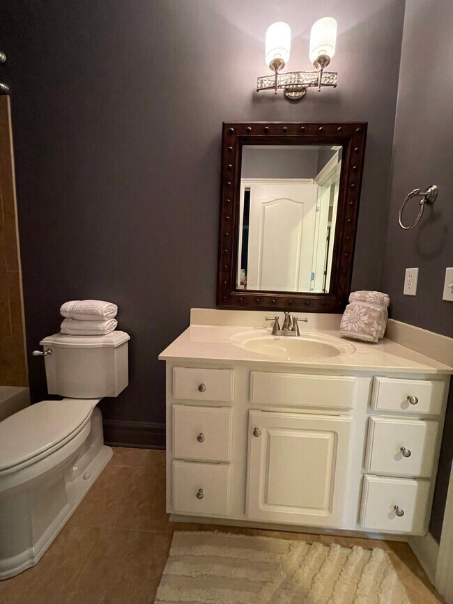 Building Photo - 5000 Wildeoak Trail