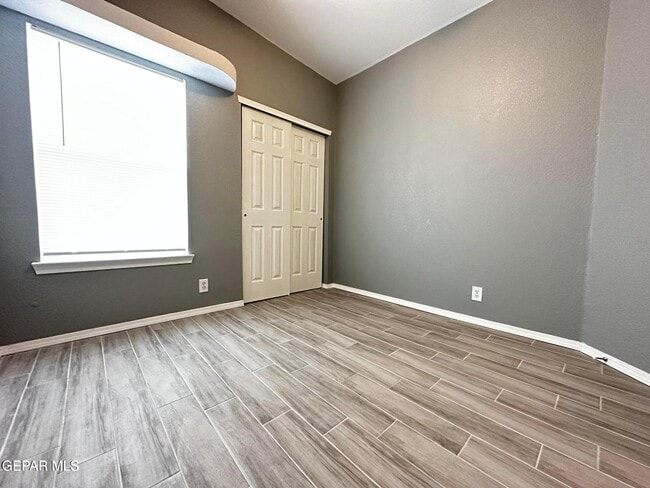 Building Photo - 421 Valle del Mar Dr