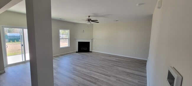Building Photo - 559 Mitscher Wy