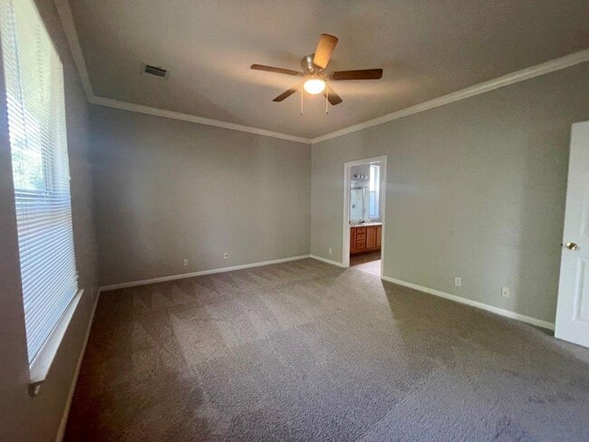 Building Photo - 6046 Ronchamps Dr