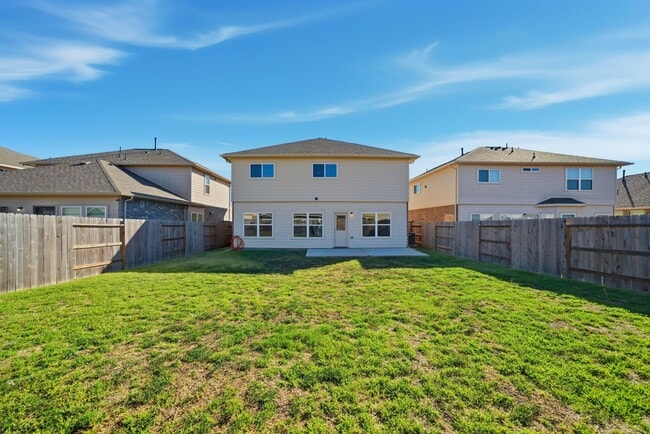 Building Photo - 32942 Silver Mdw Wy