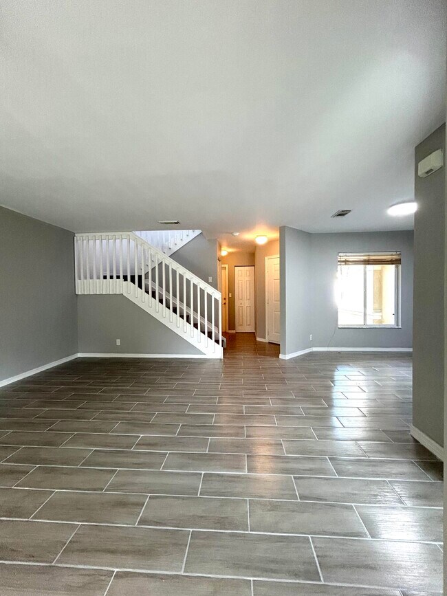 Building Photo - 1007 Arezzo Cir