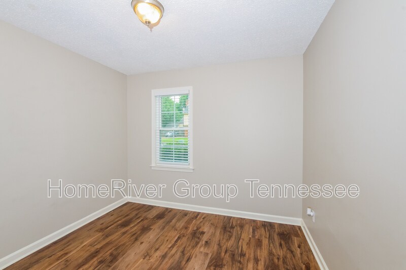 Building Photo - 6370 Kinston Park Dr