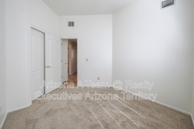 Building Photo - 7332 E Cll Infinito