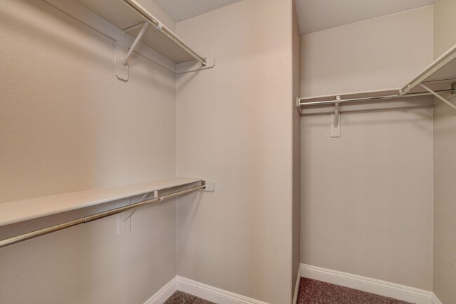 Building Photo - 2 BR Aliante Townhome with Attached Garage...