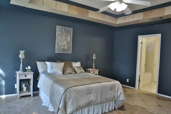 Building Photo - 717 Blair Ave