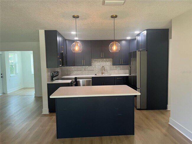 Building Photo - 2017 Rebecca Dr