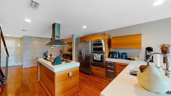 Building Photo - 2950 NE 188th St