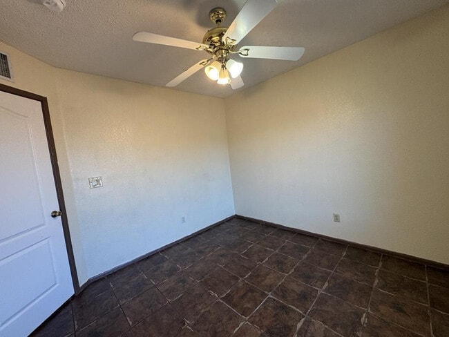 Building Photo - 4877 Los Reyes Dr