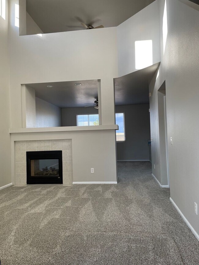 Building Photo - Renovated Home with A/C!