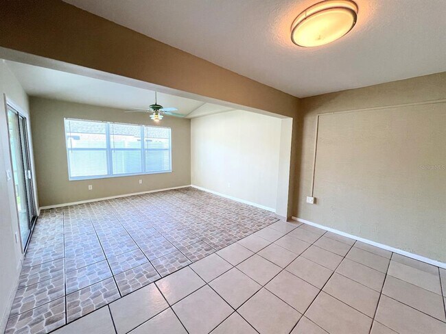 Building Photo - 20 Regis Ln
