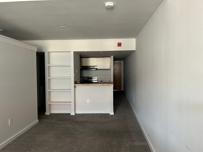 Building Photo - Welcome to Urban Elegance in the Heart of Historic Old City, Philadelphia