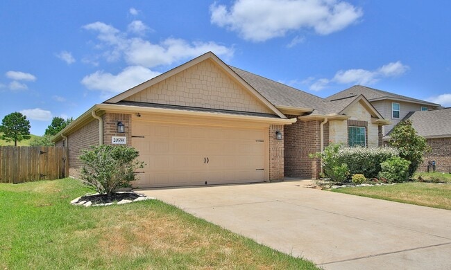 Building Photo - For Lease | 3 Bed, 2 Bath | 1,766 Sq Ft | ...