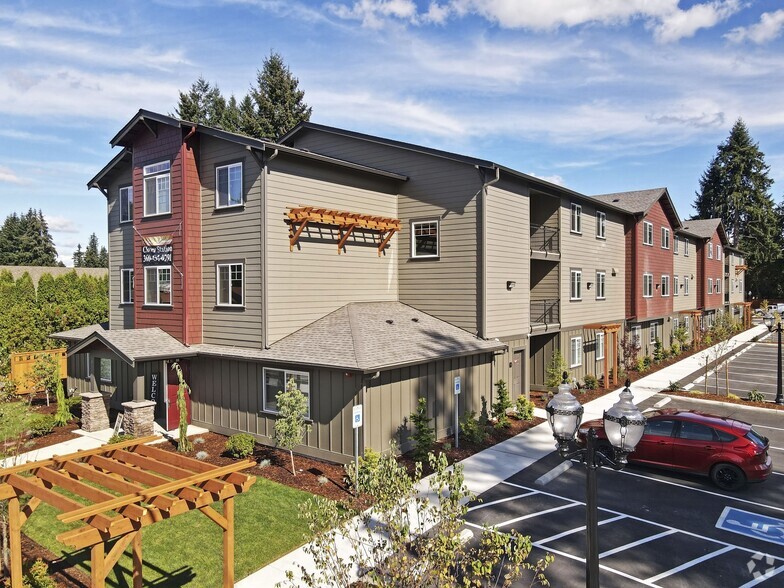 Building Photo - Clover Station