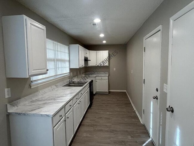 Building Photo - 2708 S 136th E Ave