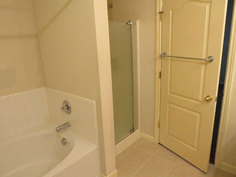 Building Photo - 3918 Southern Grove