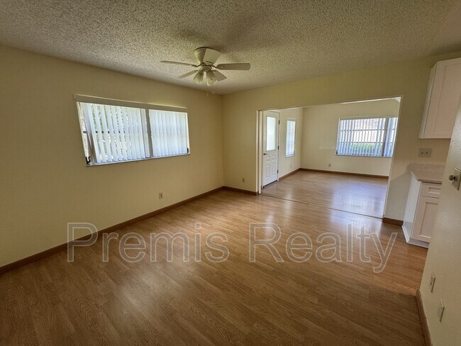 Building Photo - 144 Stafford Cir