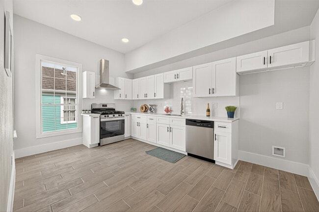 Building Photo - 1814 33rd St