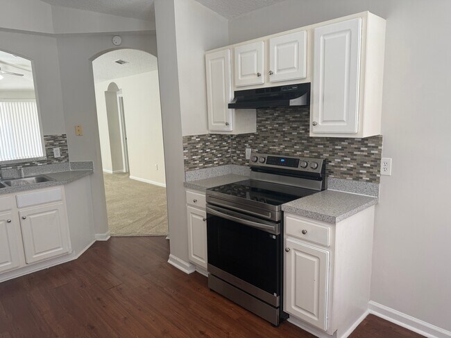 Building Photo - 5550 Oak Crossing Dr