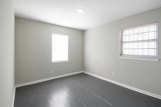 Building Photo - 3 br, 1 bath House - 772 Mohawk Ave