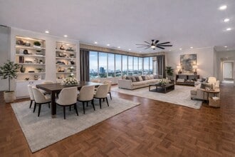 Building Photo - 2016 Main St