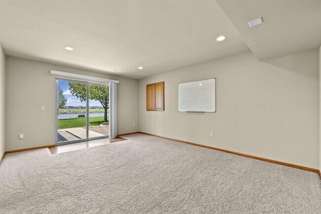 Building Photo - 260 N Mallard Dr
