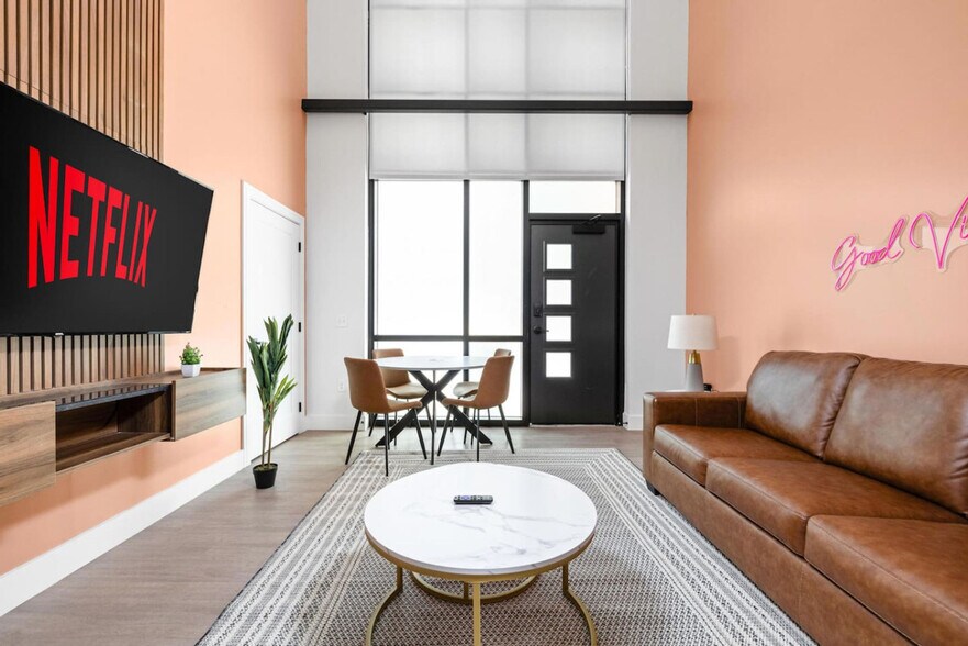 Primary Photo - 421 N Pennsylvania St