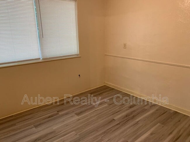 Building Photo - 1614 Oak St