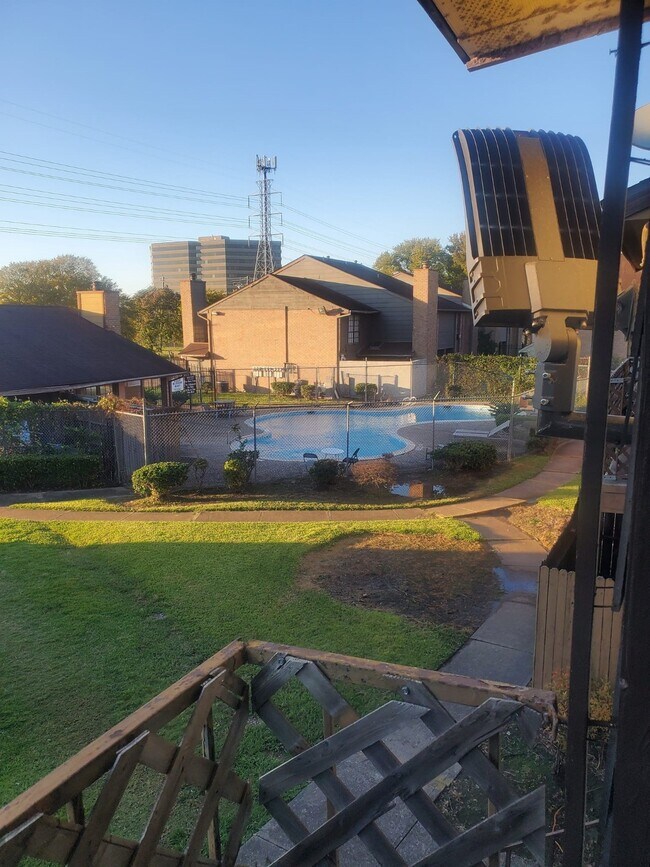 Building Photo - 9090 S Braeswood Blvd