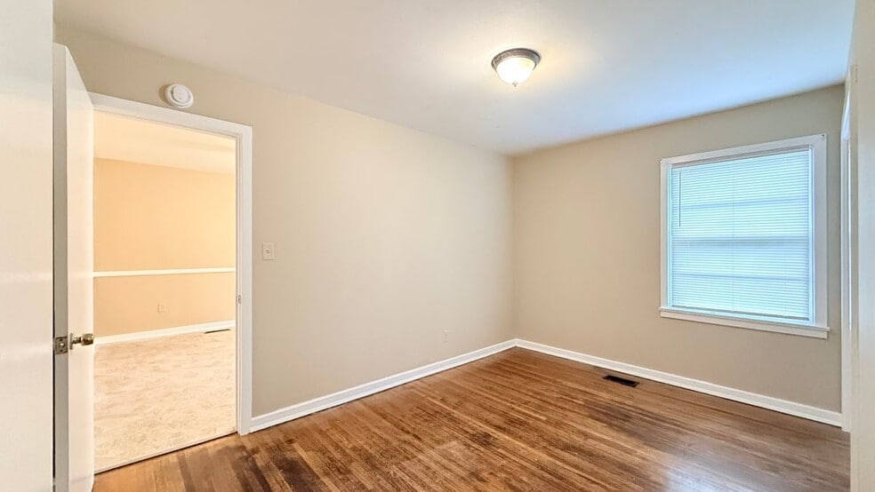 Building Photo - 1002 Evins St