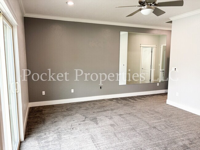 Building Photo - 874 E Forest Ridge Ct