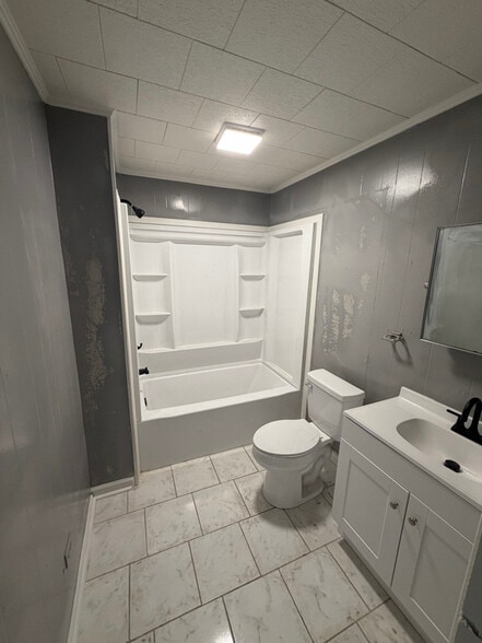 Building Photo - 308 8th St