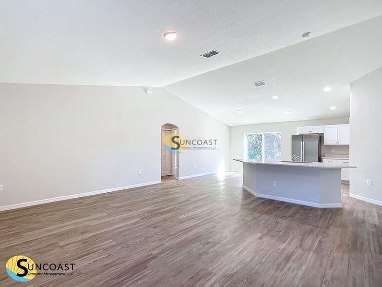 Building Photo - 119 Dogwood Dr Loop