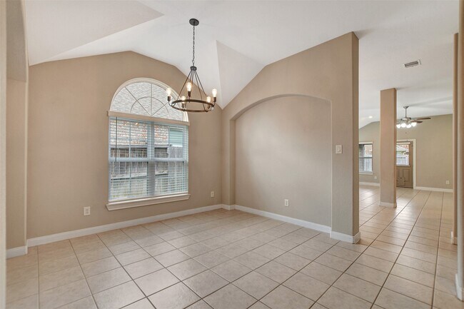 Building Photo - 22610 Birch Ridge Meadow Dr