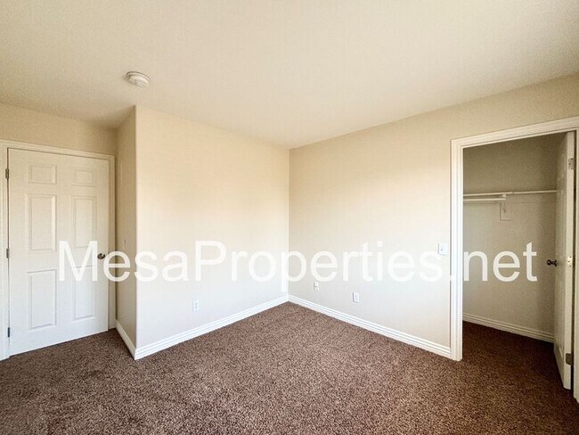 Building Photo - 15091 Brown Ln