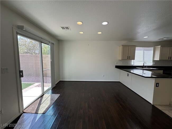 Building Photo - 9141 Iron Cactus Ave