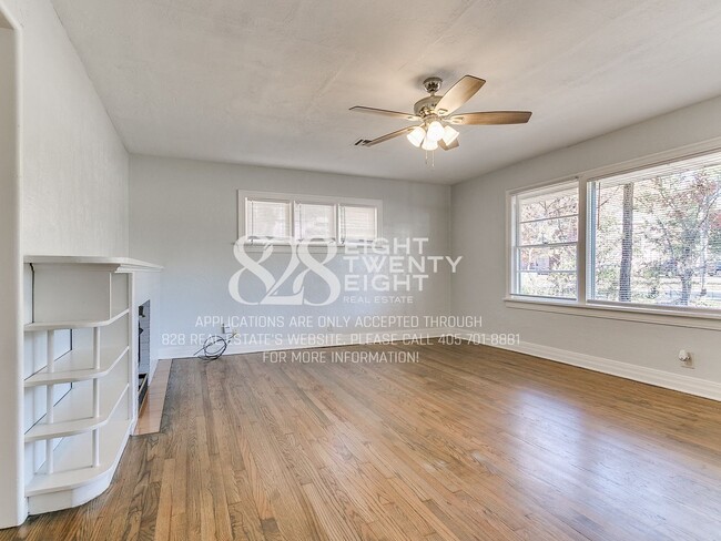 Building Photo - *COMING SOON - TOURS EXPECTED TO BEGIN 6/5/26* 2 Bed/2 Bath Duplex Close to Campus Corner!