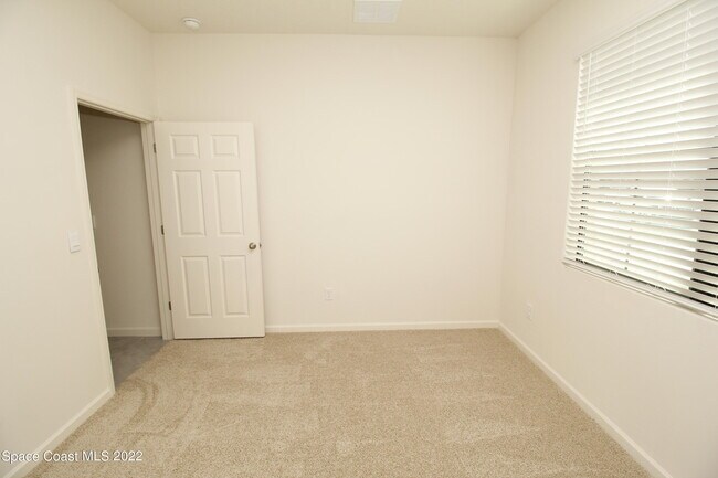 Building Photo - 903 Remington Green Dr SE