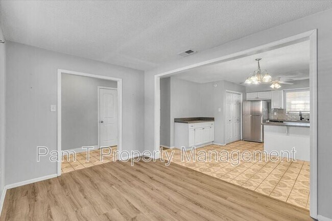 Building Photo - 1835 Upson St