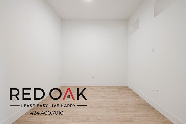 Building Photo - 1331 W 7th St