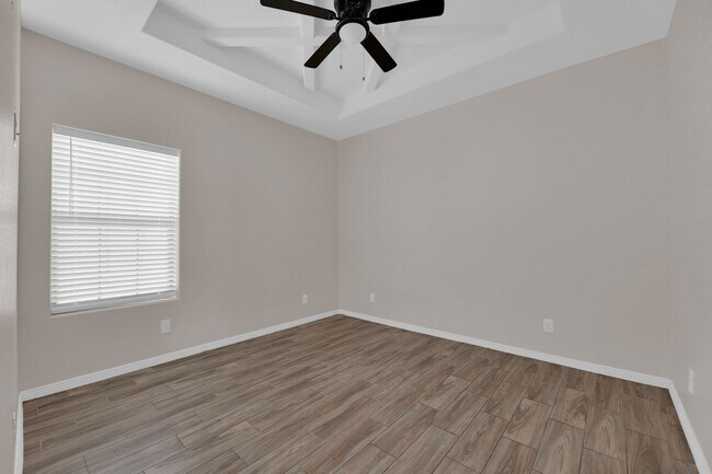 Building Photo - SPACIOUS! CONTEMPORARY! LOCATION!