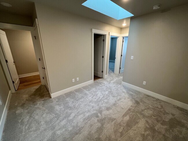 Building Photo - 3 Bed/2.5 Bath Townhome Built in 2023 in N...