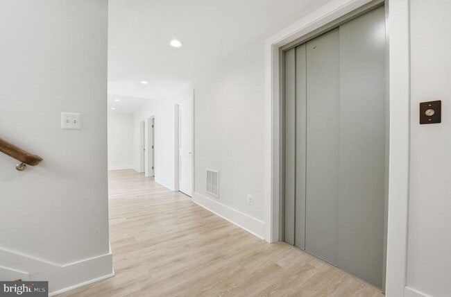 Building Photo - 1618 N Danville St