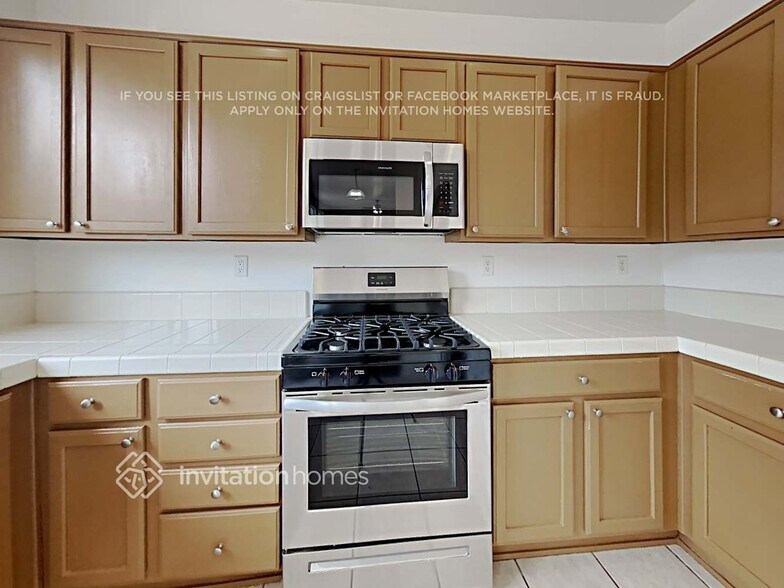 Building Photo - 8205 Carriage Oaks Way