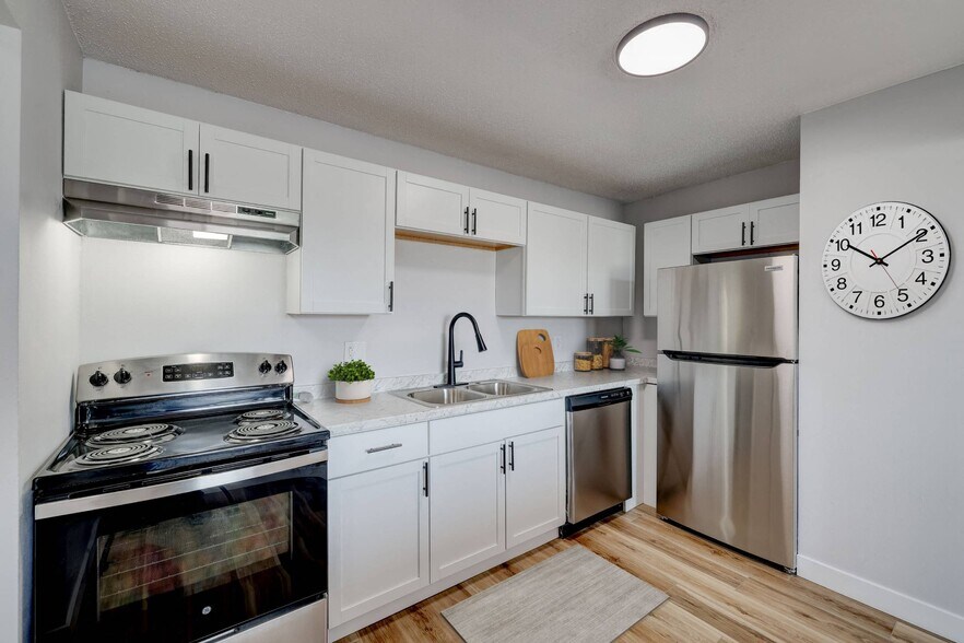 Building Photo - The Hampton Meadows