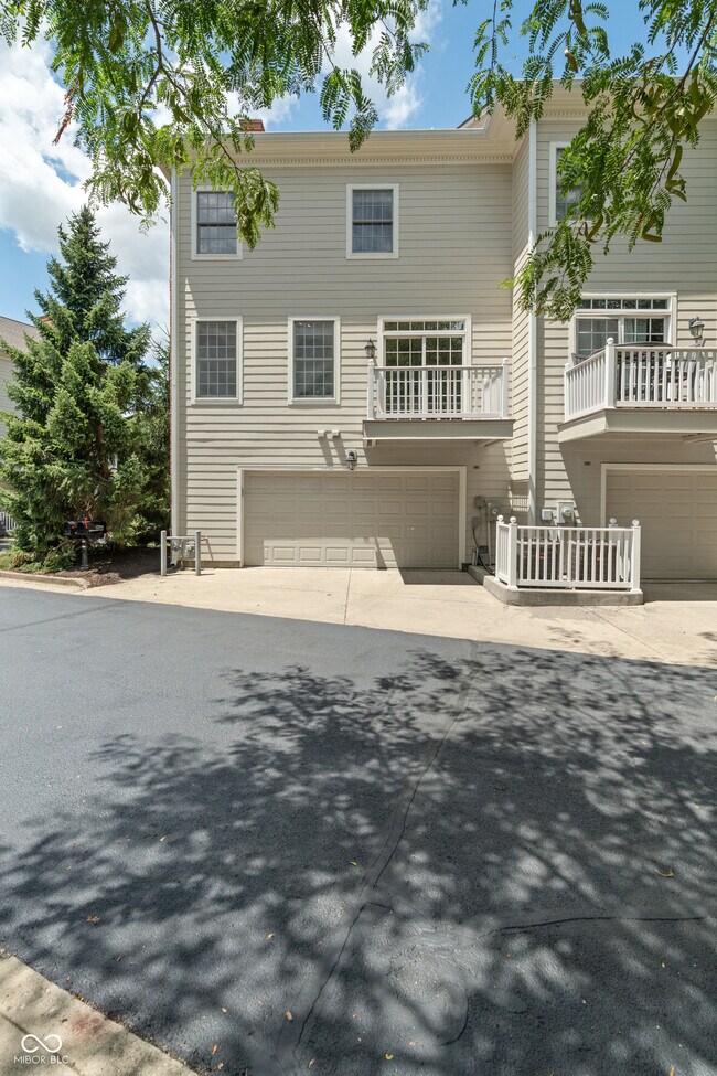 Building Photo - 12735 Edgemont Way
