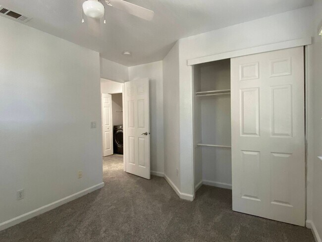 Building Photo - Two Story, Three Bedrooms, Two And A Half Bathrooms In Brookside