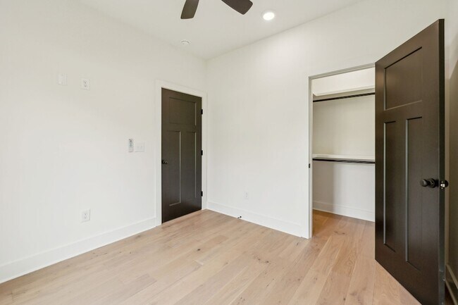 Building Photo - 815 Oconnor St